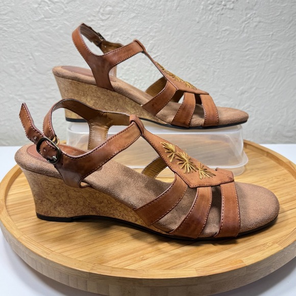 Life Stride Wedge Heel Sandals 8.5 Cork Strappy Earthy Boho Artsy‎ Southwestern - Picture 1 of 10